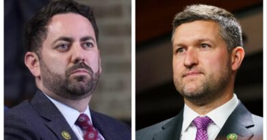 House incumbents locked in tight races in two New York swing districts: Poll