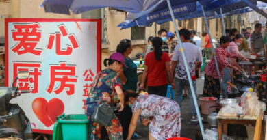 Chinese Couple Created ‘Cancer Kitchen’ in Their Alley to Let Family Members Cook for Loved Ones in Nearby Hospital