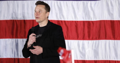 Elon Musk is offering a $1 million a day to sign his PAC petition. Is that legal?