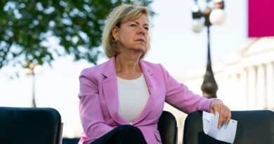 Democrat Tammy Baldwin defeats Hovde for third Senate term in Wisconsin