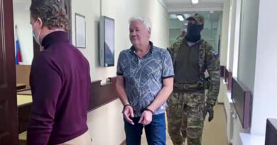 Russia sentences former U.S. Consulate worker convicted of “gathering information” on Ukraine war to prison