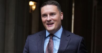 Assisted dying opponents believe they have the momentum – as Streeting criticised for ‘overstepping the mark’ | Politics News