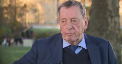 Lord Blunkett says government ‘doesn’t owe people if they can’t be bothered to work’ | Politics News