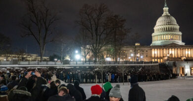 Mourners Defy Subfreezing Temperatures to Honor Jimmy Carter at the Capitol