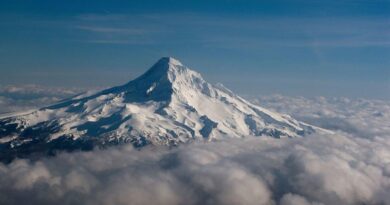 Washington man rescued nearly 24 hours after going missing on Oregon’s Mount Hood