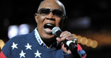 Sam Moore, who sang “Soul Man” in Sam & Dave duo, dies at 89 due to surgery complications