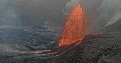 Kilauea spews lava 330 feet into the sky as Hawaii volcano erupts yet again