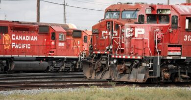 CPKC lowers financial forecast amid trade uncertainty, despite Q1 profit increase