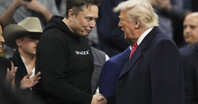 Musk butts up against Wisconsin state law with (now deleted) $1 million check giveaway