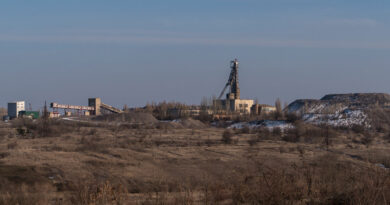 U.S. and Ukraine Sign Minerals Deal
