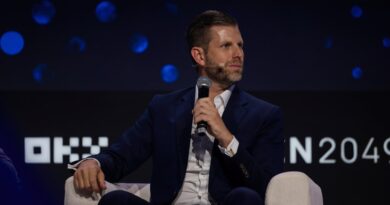 Trump Crypto Deals Provoke Senate Backlash and Calls for Investigation
