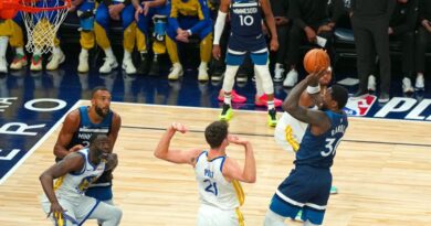 2025 NBA Playoffs: Live updates, highlights from Warriors-Wolves Game 2