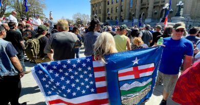 Hundreds rally at Alberta legislature to support separation from Canada