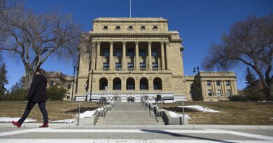 Alberta government violated freedom of information laws, information watchdog finds
