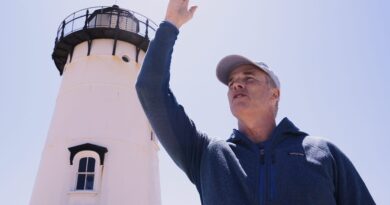 Endurance swimmer to circle Martha’s Vineyard in frigid waters to protect sharks