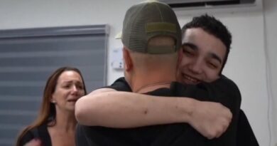 Freed U.S.-Israeli hostage Edan Alexander’s parents share the joy of a reunion 584 days in the making