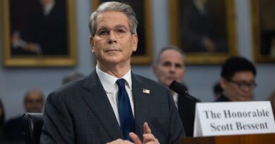 Top Trump officials will meet with China amid trade war