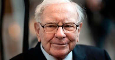 Warren Buffett says U.S. shouldn’t use “trade as a weapon,” as Trump has done with tariffs