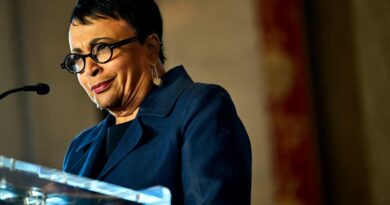 Trump fires longtime Librarian of Congress Carla Hayden