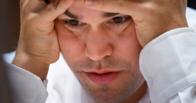Chess grandmaster Magnus Carlsen forced into draw in showdown against “the world”