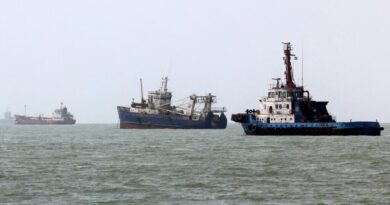 Middle East live: Hormuz shipping traffic falls as Iran-US talks stall