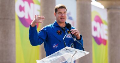Astronaut Jeremy Hansen opens Canadian National Exhibition