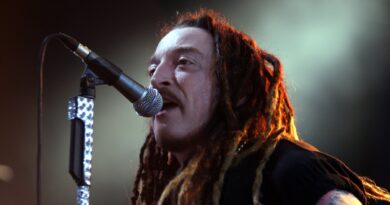 Popular rock star says he won’t treat his cancer, has 2-to-3 years to live. Here’s why