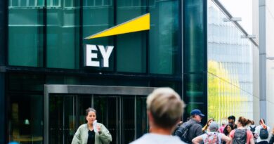 Ernst & Young to award $100 million in bonuses for employees who show people skills