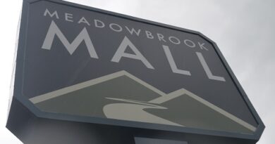 Several WVU Baseball Players Part of Meet and Greet and Autograph Signings at Meadowbrook Mall