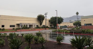 Power goes out for thousands of residents in Glendale as showers move through SoCal