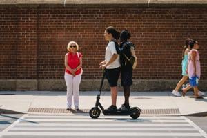 B.C. school districts crack down on e-scooters, e-bikes as emergency room visits grow