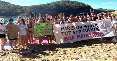 Some 100 Ibiza residents occupied their beach due to tourist overcrowding